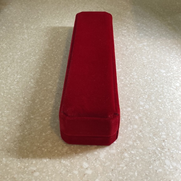 Vintage Crown Trifari Bracelet Silver Tone In New Velvet Box - Picture 12 of 12